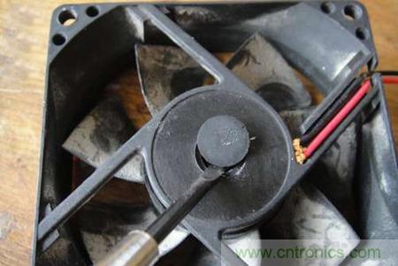 想減少電費(fèi)嗎？DIY一個(gè)迷你風(fēng)力發(fā)電機(jī)吧