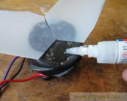 想減少電費(fèi)嗎？DIY一個(gè)迷你風(fēng)力發(fā)電機(jī)吧