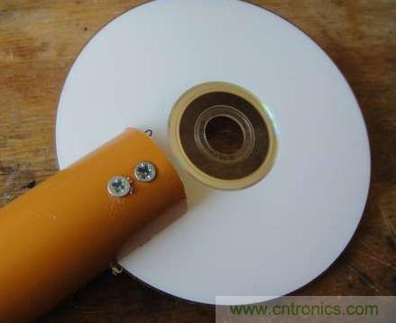 想減少電費(fèi)嗎？DIY一個(gè)迷你風(fēng)力發(fā)電機(jī)吧