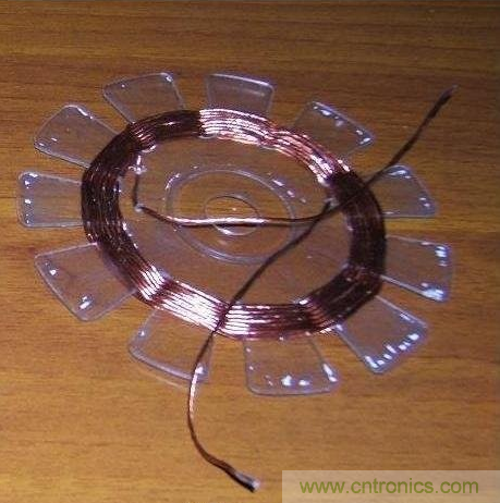 DIY:手工打造智能無線供電臺燈