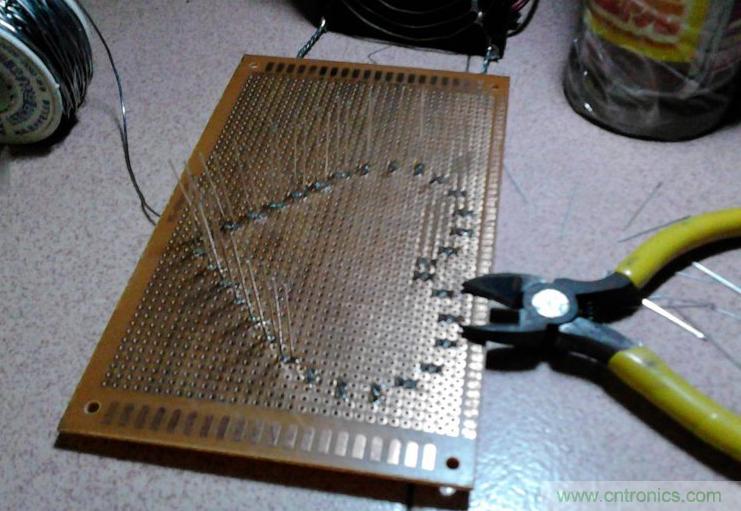 三八節將至！DIY心形LED流水燈！你們懂的~