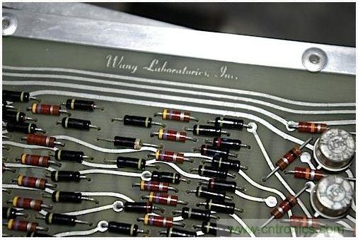 經(jīng)典懷舊拆解！歷史彌留的可編程科學(xué)計算器 from 1966