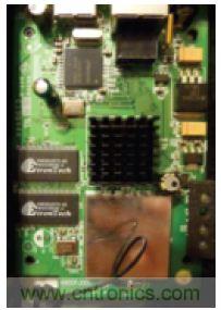 圖2：WPS54G打印服務器電路板正面。