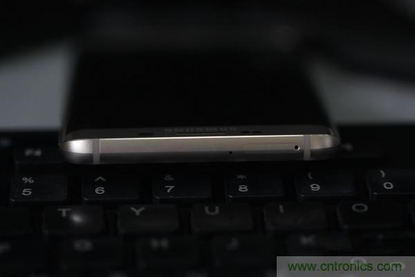 三星S6 Edge+拆解:比S6 Edge加在哪里?