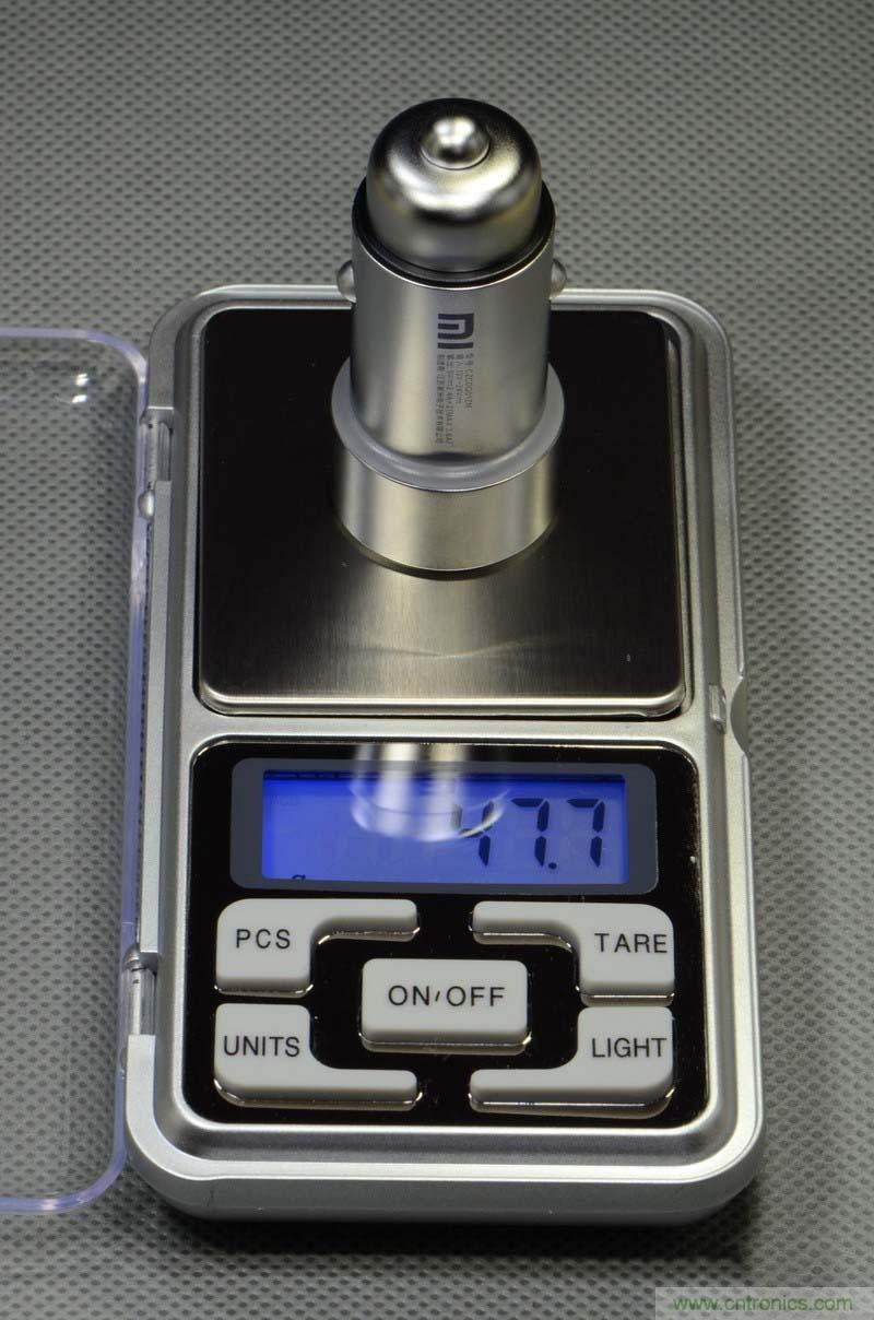 小米車載充電器拆解評測：49元能讓這枚&ldquo;子彈&rdquo;飛多遠(yuǎn)？