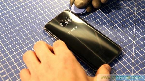 三星S7手機(jī)僅靠粘膠防水，也是沒(méi)&ldquo;sei&rdquo;了！