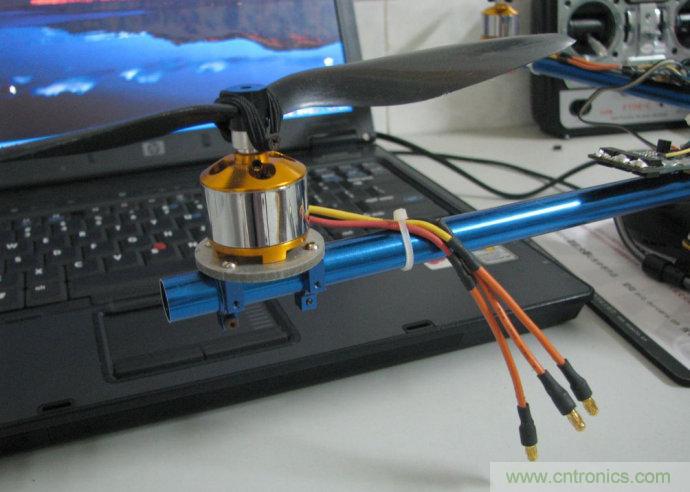 無人機 DIY 制作全過程，酷得不要不要的！