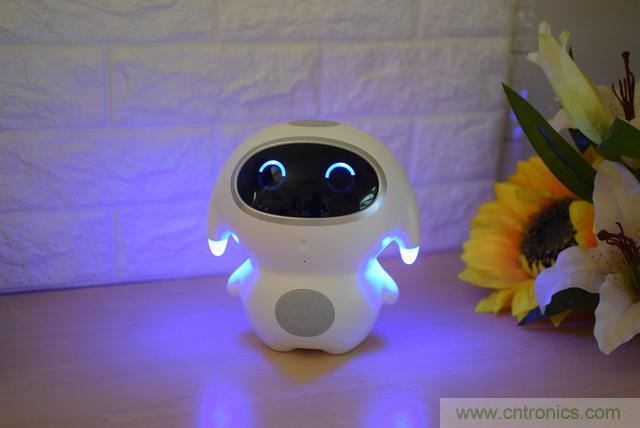 “爸爸再不陪我,我就長大了”——小騰機器人