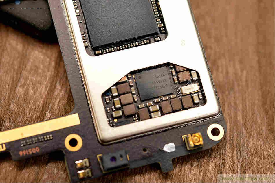 拆解魅族15 Plus:玩轉了新概念,但其工藝究竟如何?