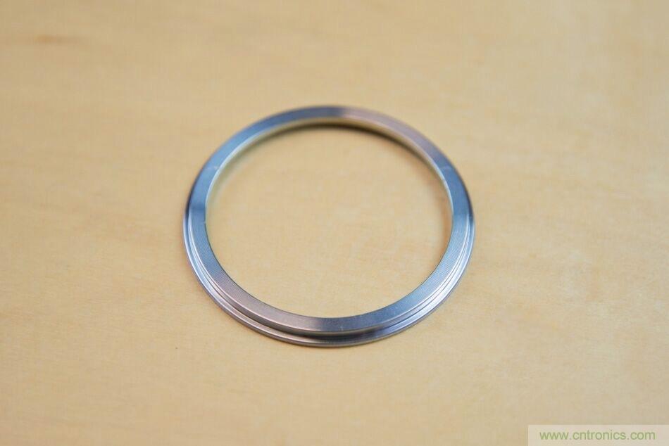 拆解戴森吹風(fēng)機：近三千元的價格貴在哪？