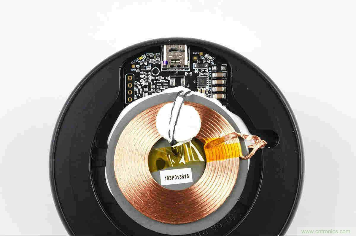 拆解對比:系出同門,小米、紫米無線充電器的差別有多大?