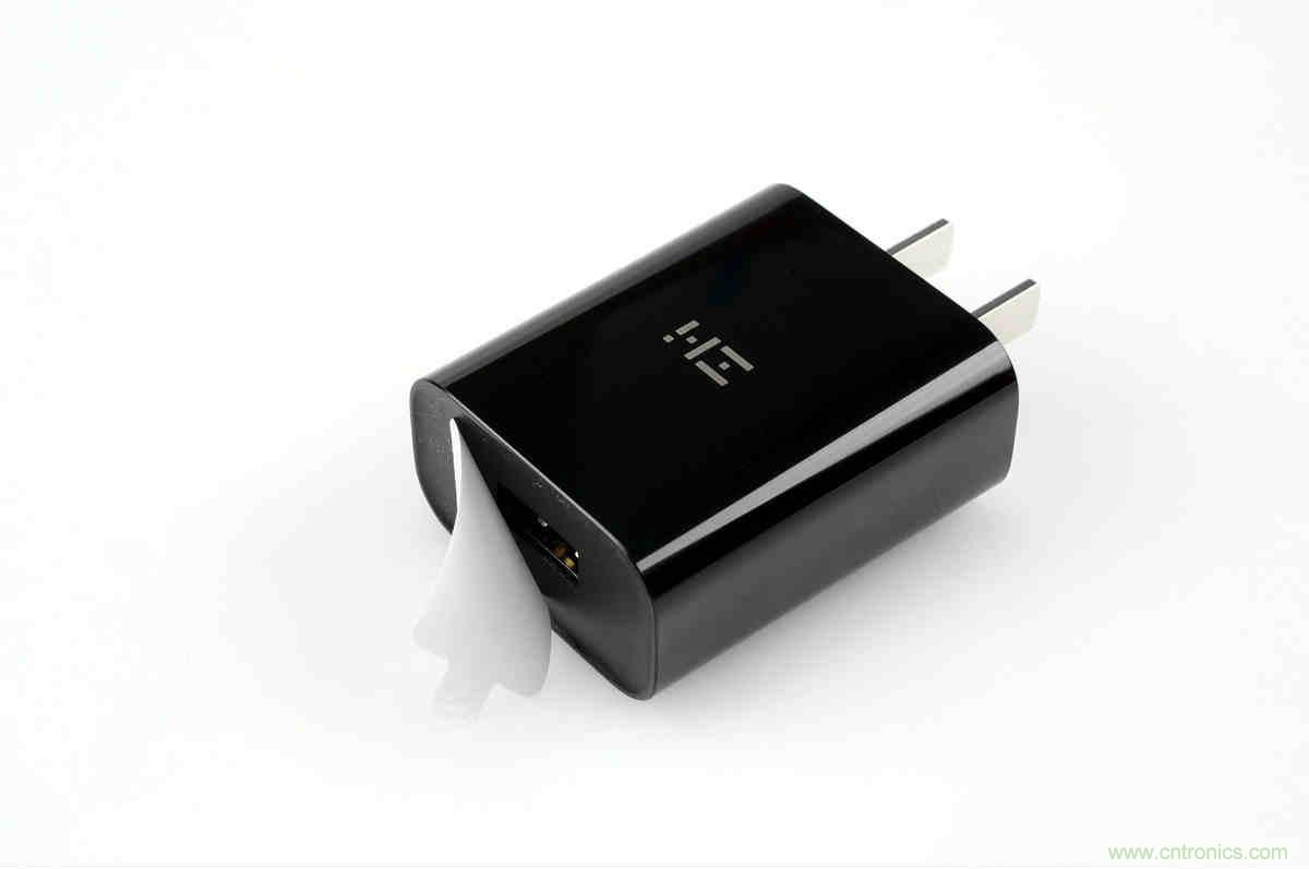 拆解對比:系出同門,小米、紫米無線充電器的差別有多大?