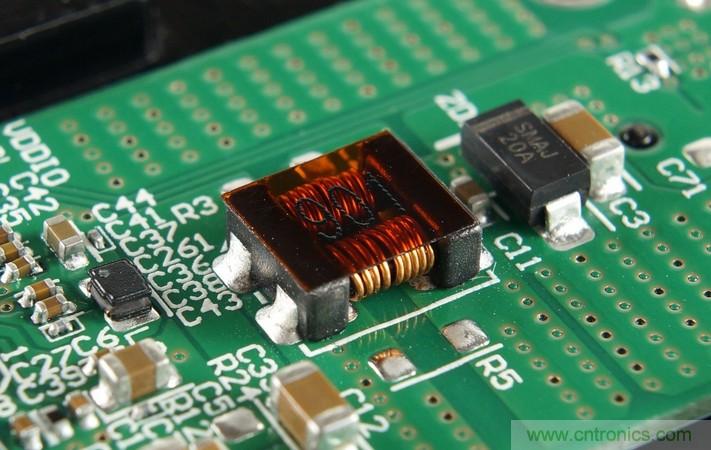 拆解對比:系出同門,小米、紫米無線充電器的差別有多大?